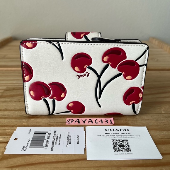 Coach Medium Corner Zip With Cherry Print🎈🎈 - Picture 3 of 11